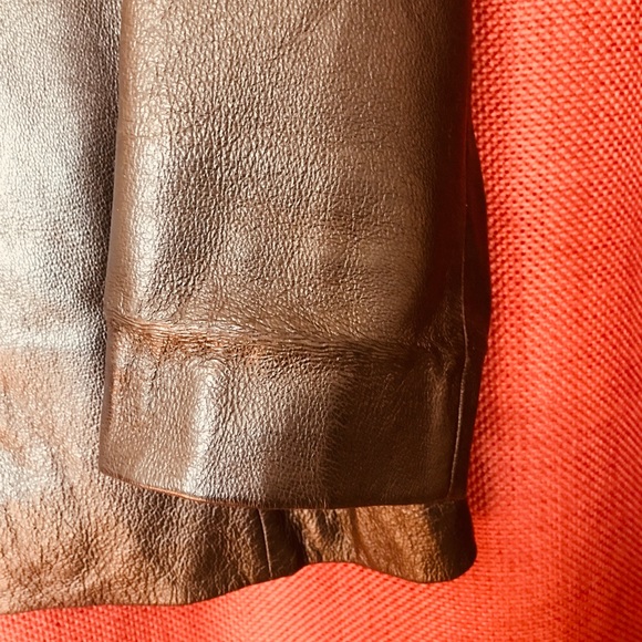 Leather jacket - Picture 2 of 3